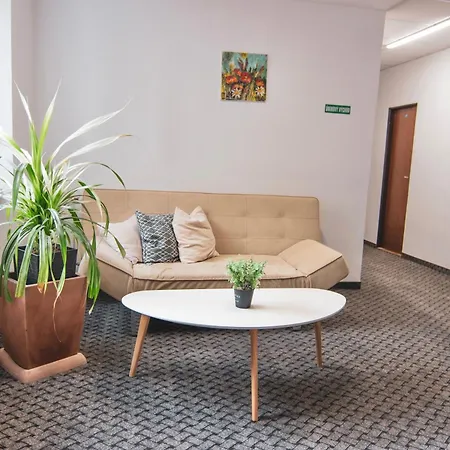 Centre - 2 With Shared Bathroom Piest'any