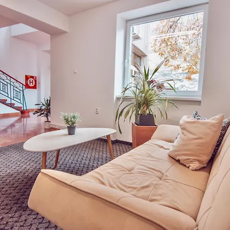 Centre - 2 With Shared Bathroom Guest house